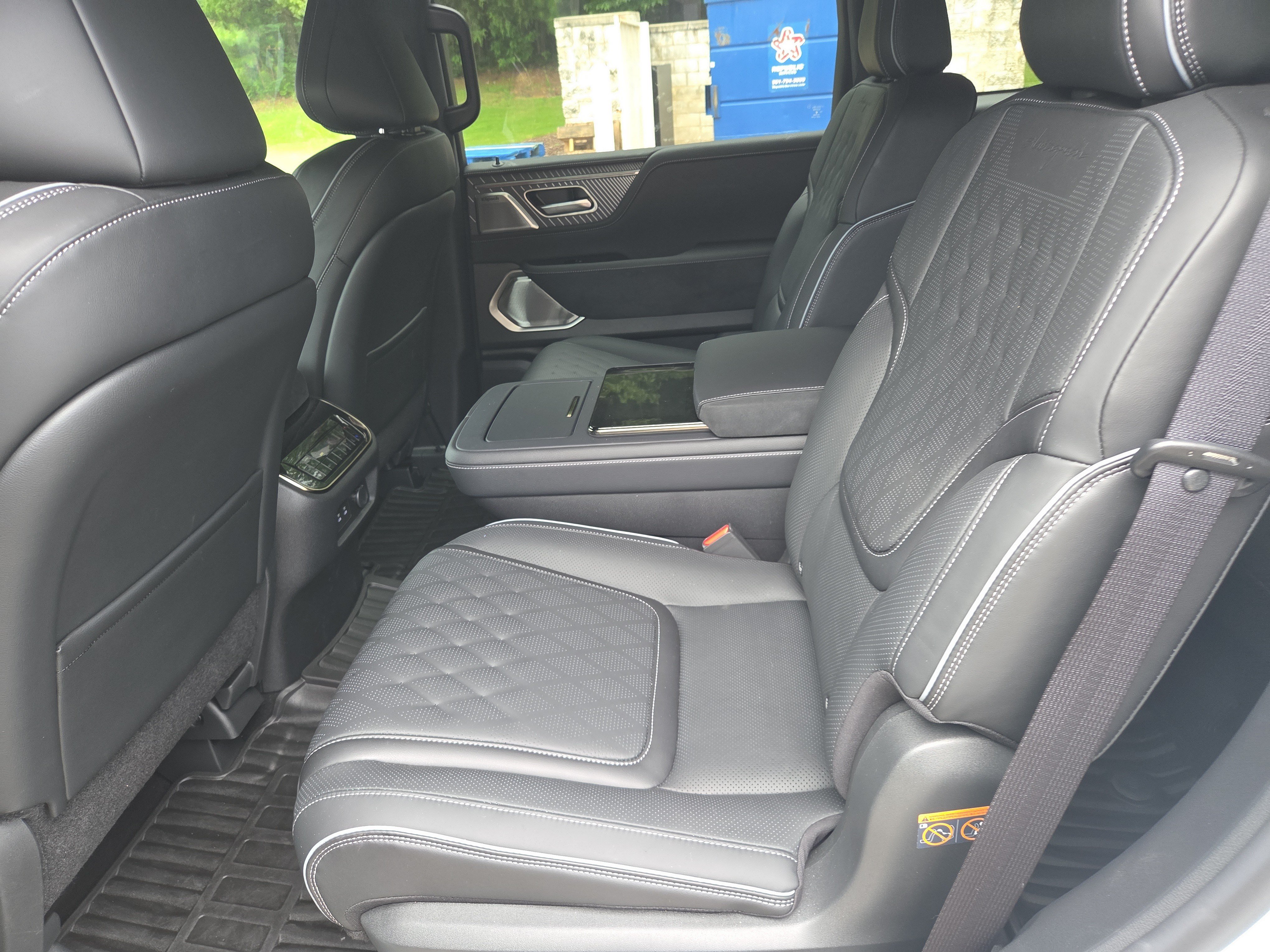 Used 2026 INFINITI QX80 Autograph w/ Premium Cargo Package AWD/4WD image 7