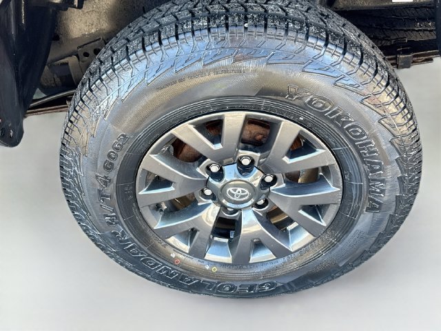 Used 2023 Toyota Tacoma SR5 AWD/4WD image 28