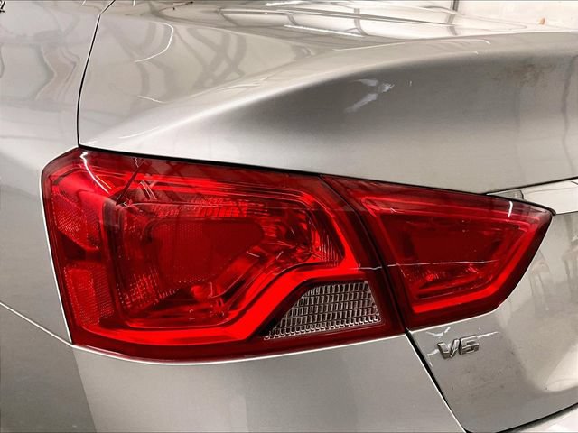 Used 2019 Chevrolet Impala LT FWD image 28
