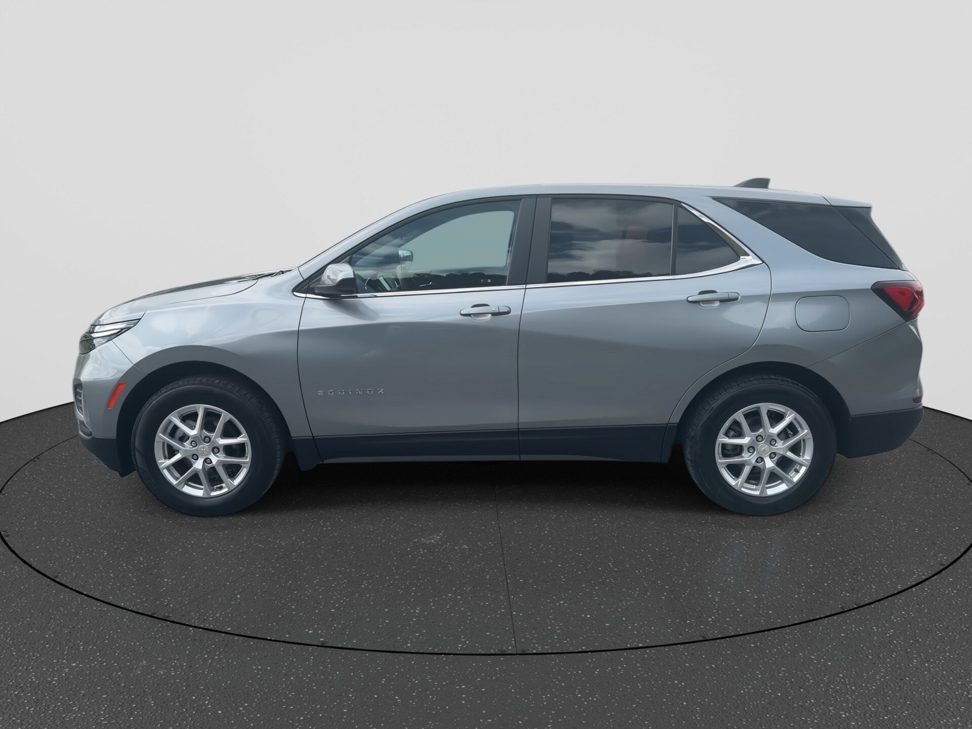 Used 2024 Chevrolet Equinox LT AWD/4WD image 5
