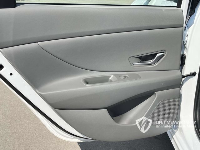 Certified 2025 Hyundai Elantra SEL FWD image 18
