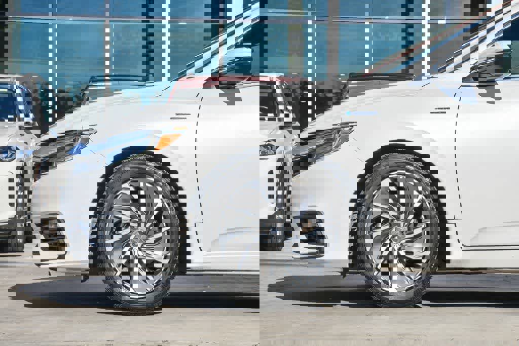 Used 2020 Honda Insight Touring image 10