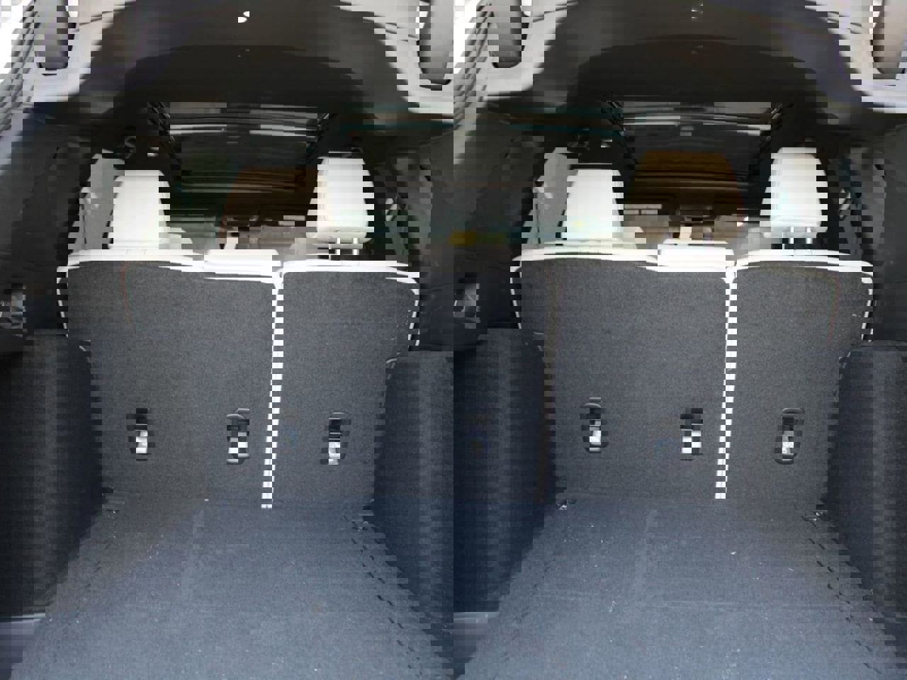 Used 2025 Acura RDX SH-AWD image 12