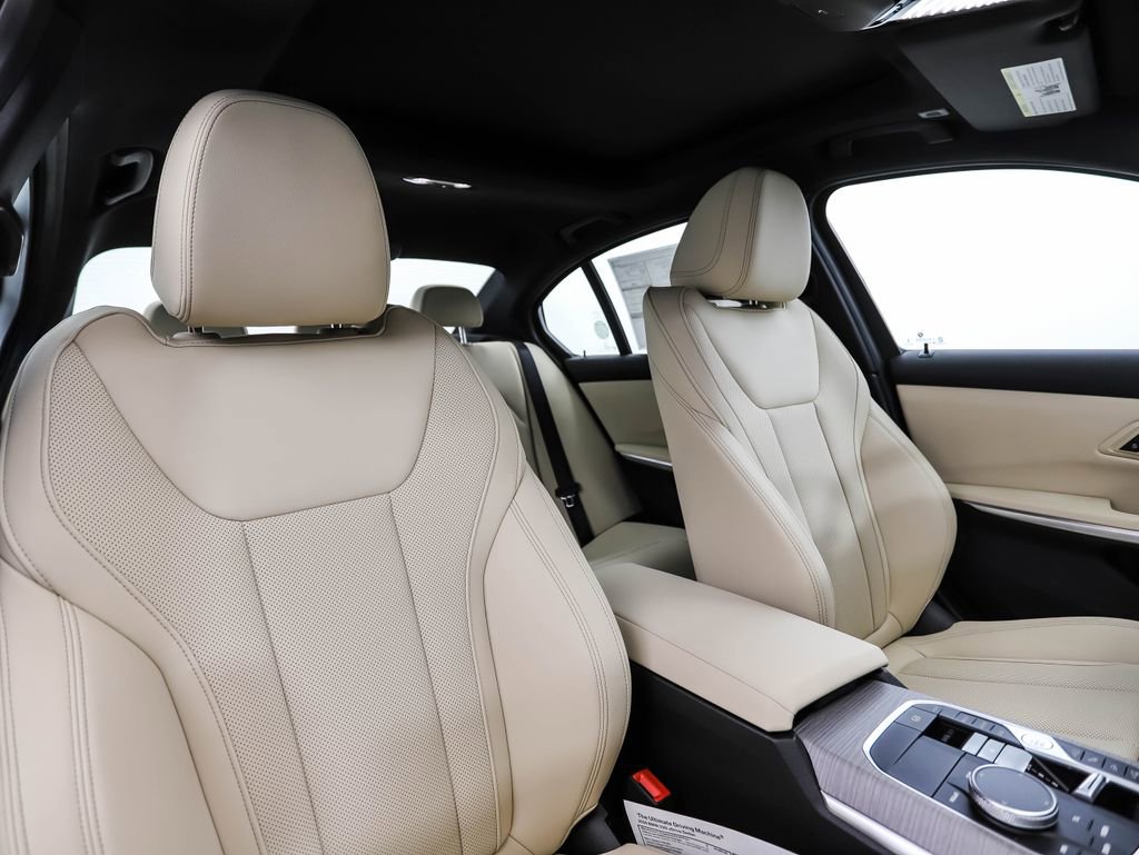 New 2026 BMW 330i xDrive Sedan w/ Premium Package image 32