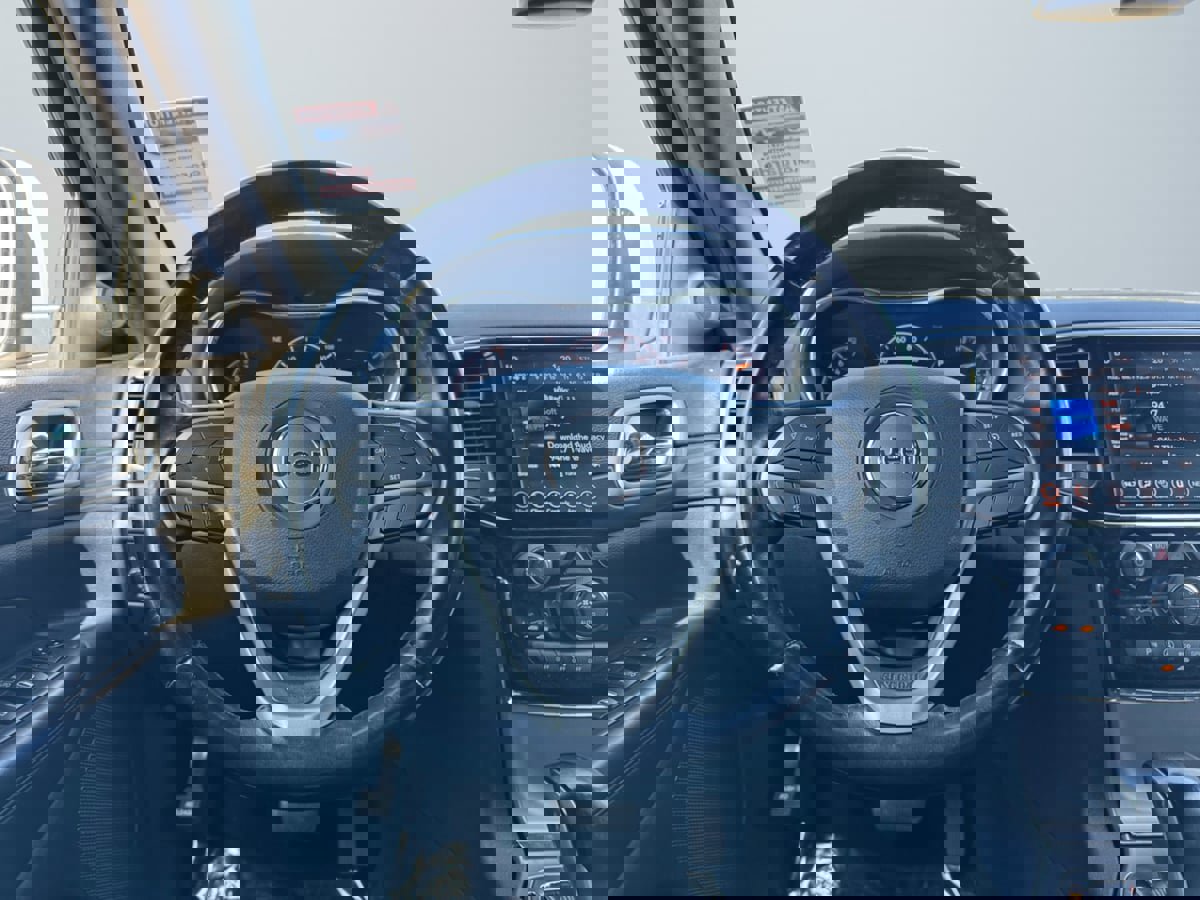 Used 2020 Jeep Grand Cherokee Altitude image 11