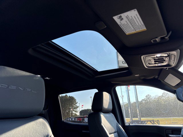 Used 2021 GMC Sierra 1500 Denali w/ Denali Premium Package image 12