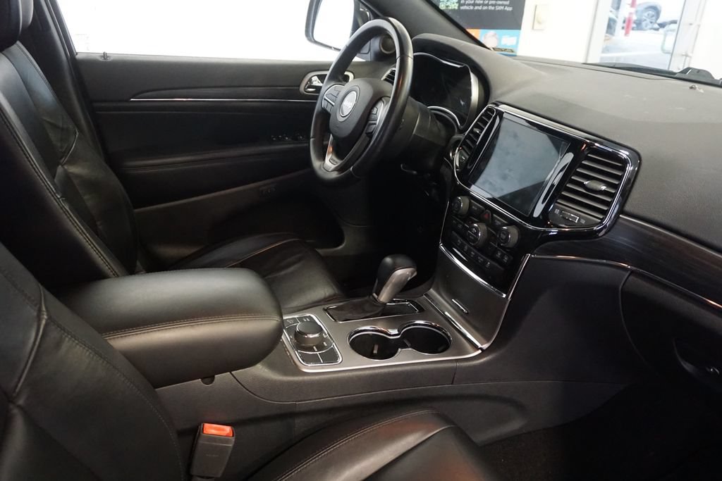 Used 2019 Jeep Grand Cherokee Limited AWD/4WD image 17