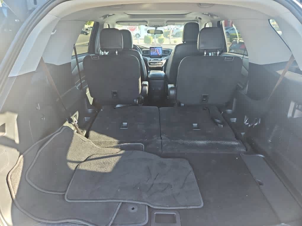 Certified 2023 Ford Explorer XLT w/ Equipment Group 202A RWD image 9