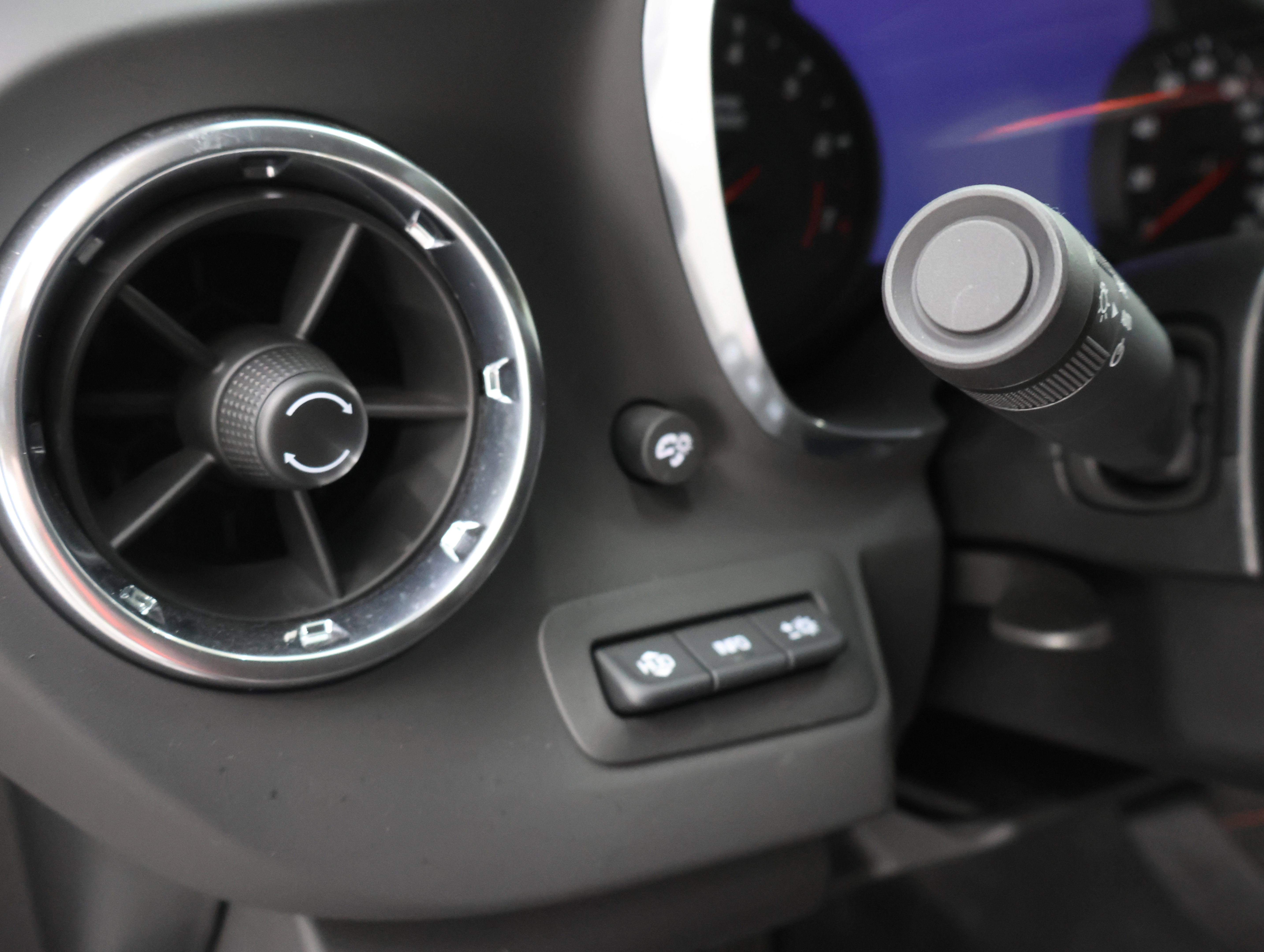 Used 2019 Chevrolet Camaro ZL1 RWD image 35