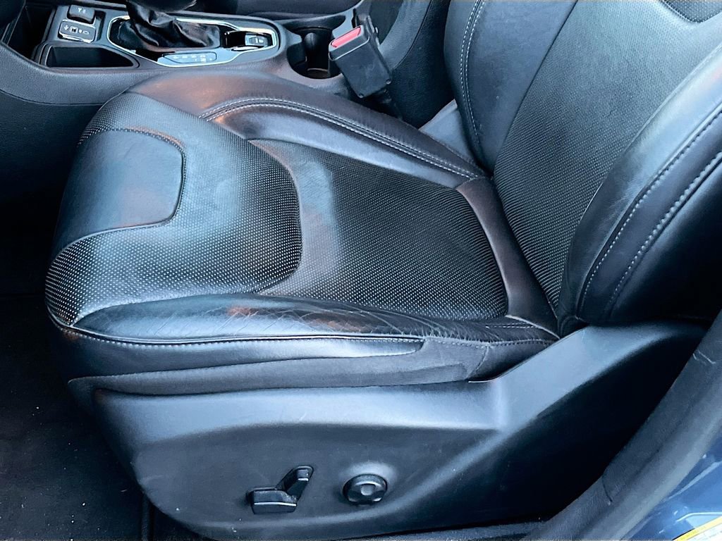 Used 2021 Jeep Cherokee Limited w/ Elite Package image 19