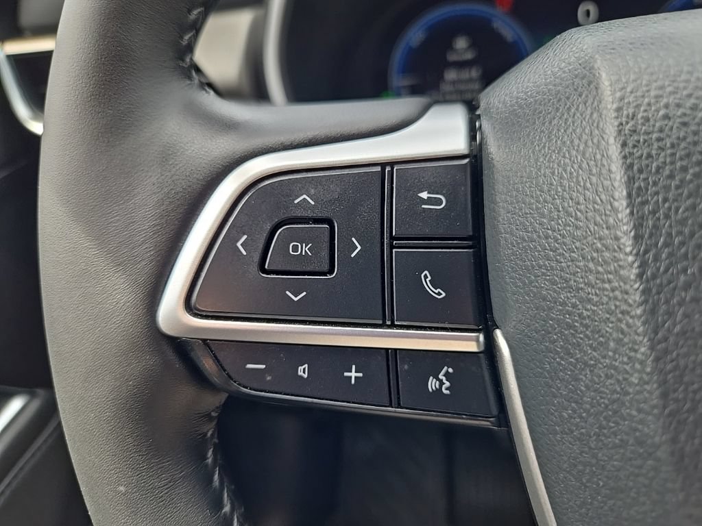 Used 2025 Toyota Highlander Limited AWD/4WD image 19