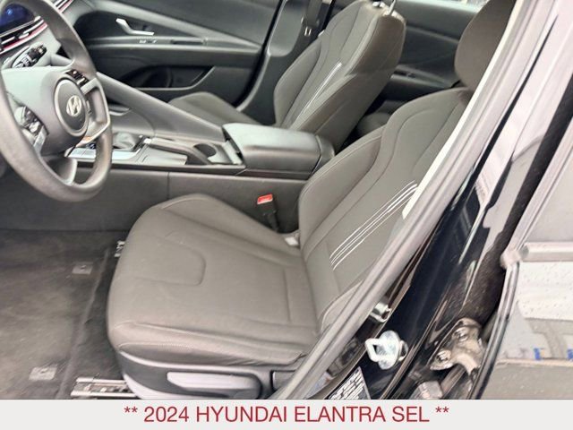 Used 2024 Hyundai Elantra SEL FWD image 15