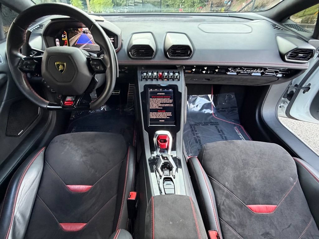 Used 2021 Lamborghini Huracan EVO RWD image 34