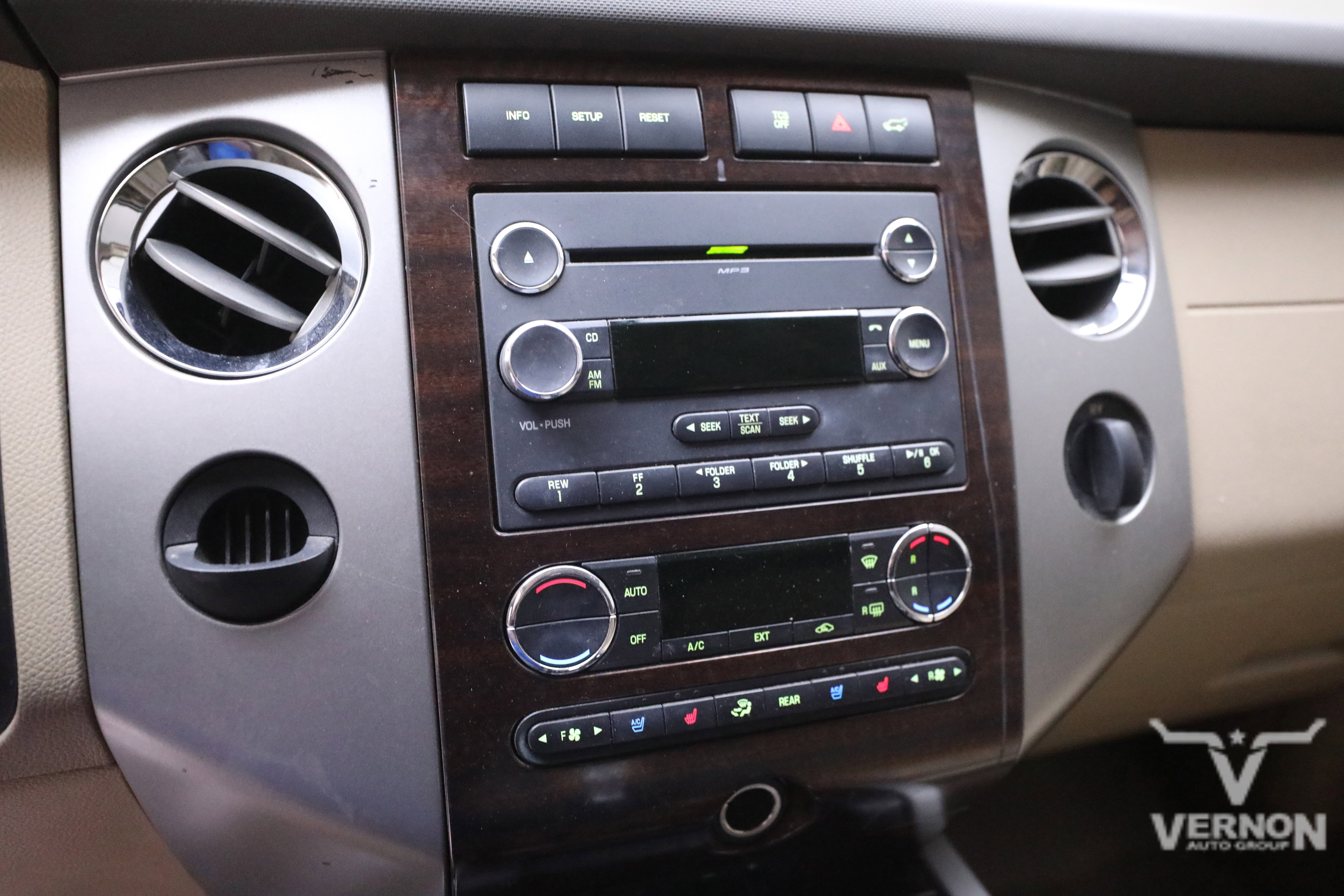 Used 2013 Ford Expedition EL XLT image 21