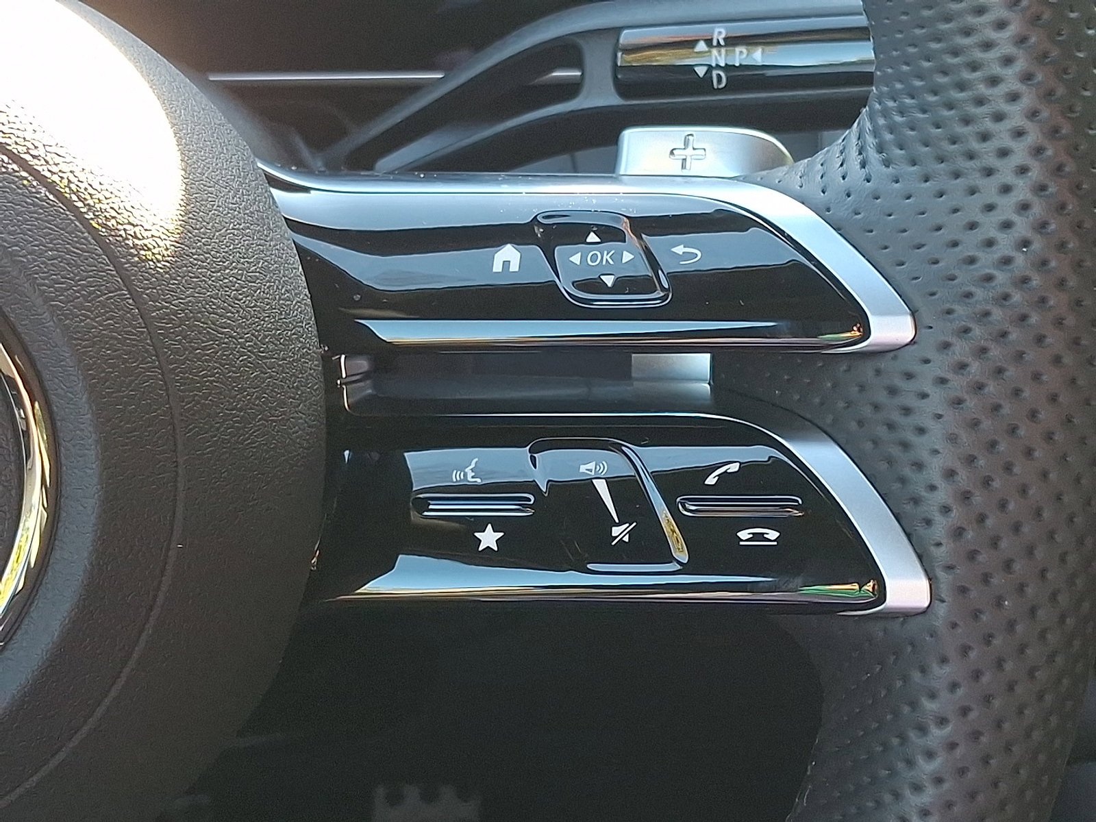 Certified 2025 Mercedes-Benz GLC 300 4MATIC image 22