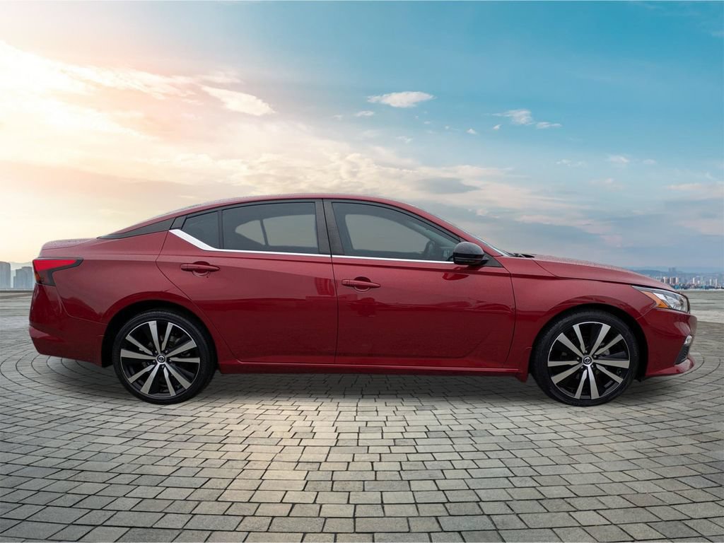 Certified 2021 Nissan Altima 2.5 SR w/ SR Premium Package FWD image 4