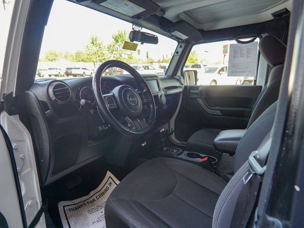 Used 2017 Jeep Wrangler Sport w/ Connectivity Group AWD/4WD image 12