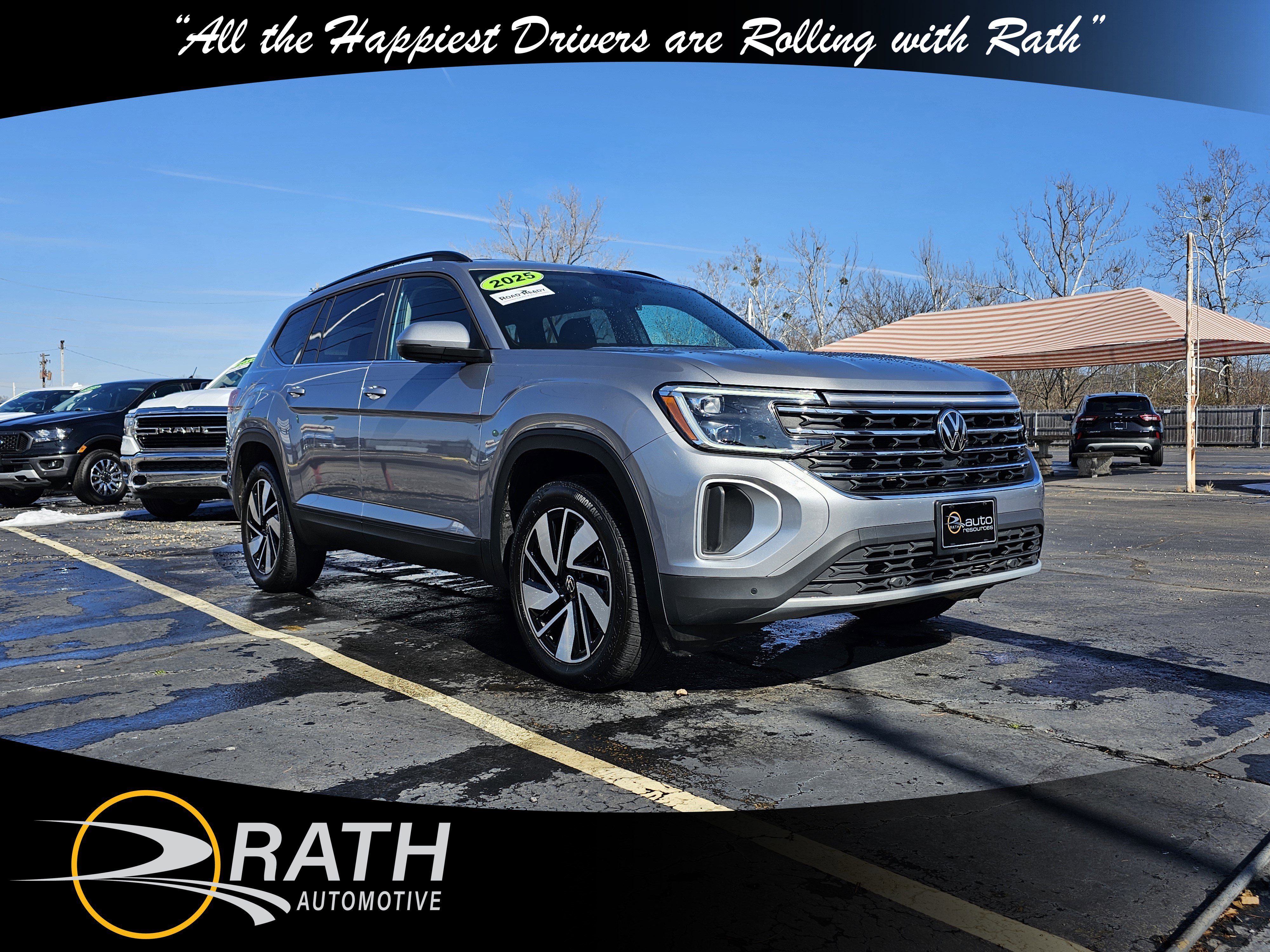 Used 2025 Volkswagen Atlas SE image 4