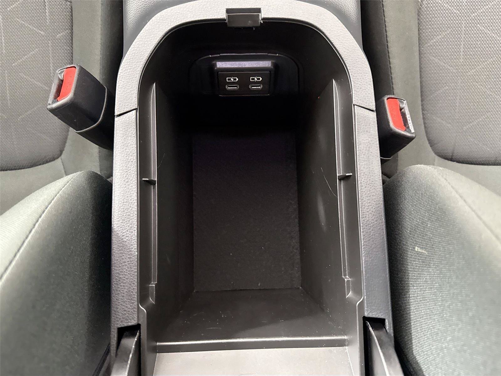 Certified 2025 Toyota RAV4 XLE FWD image 33
