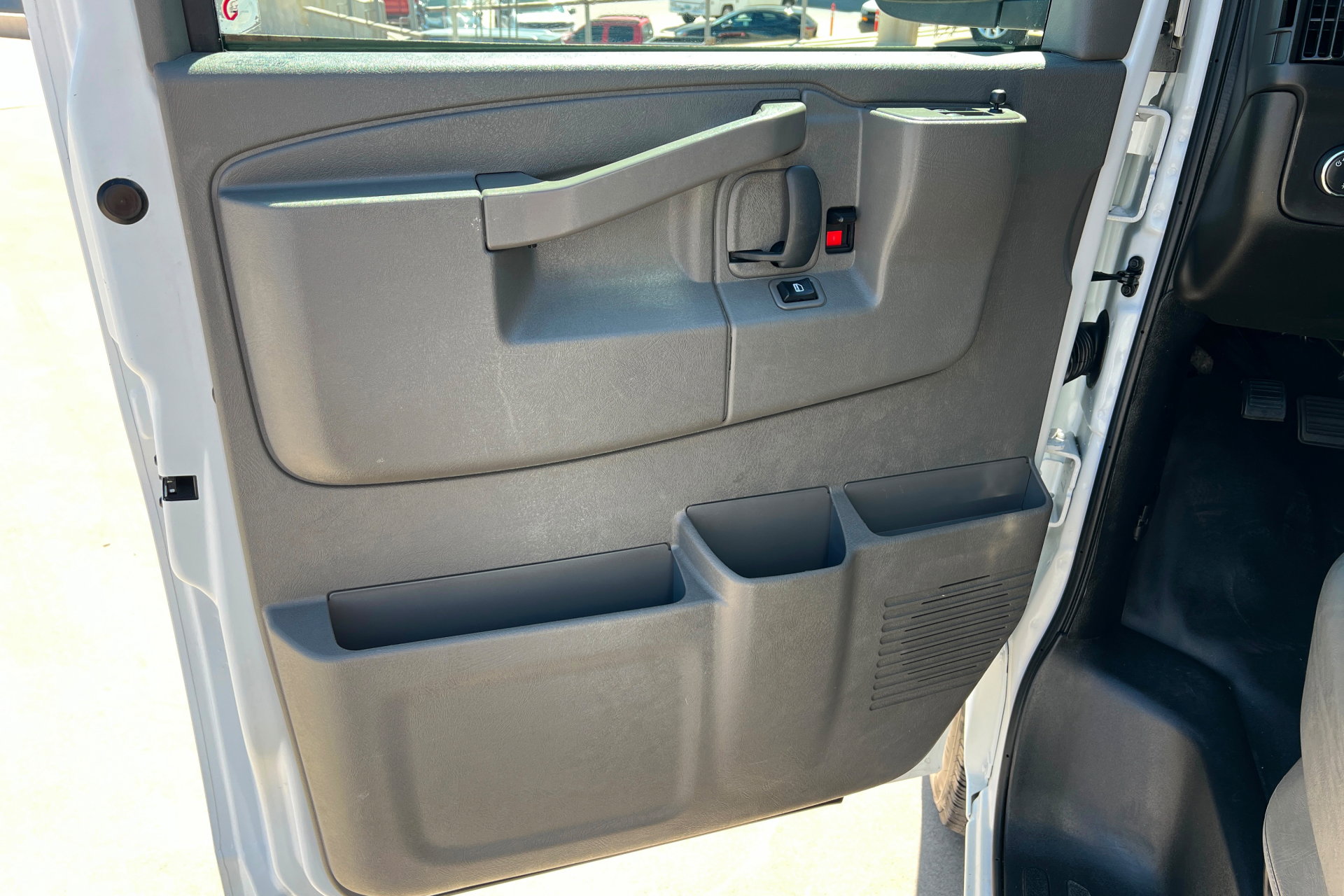 Used 2024 Chevrolet Express 2500 w/ Driver Convenience Package image 11