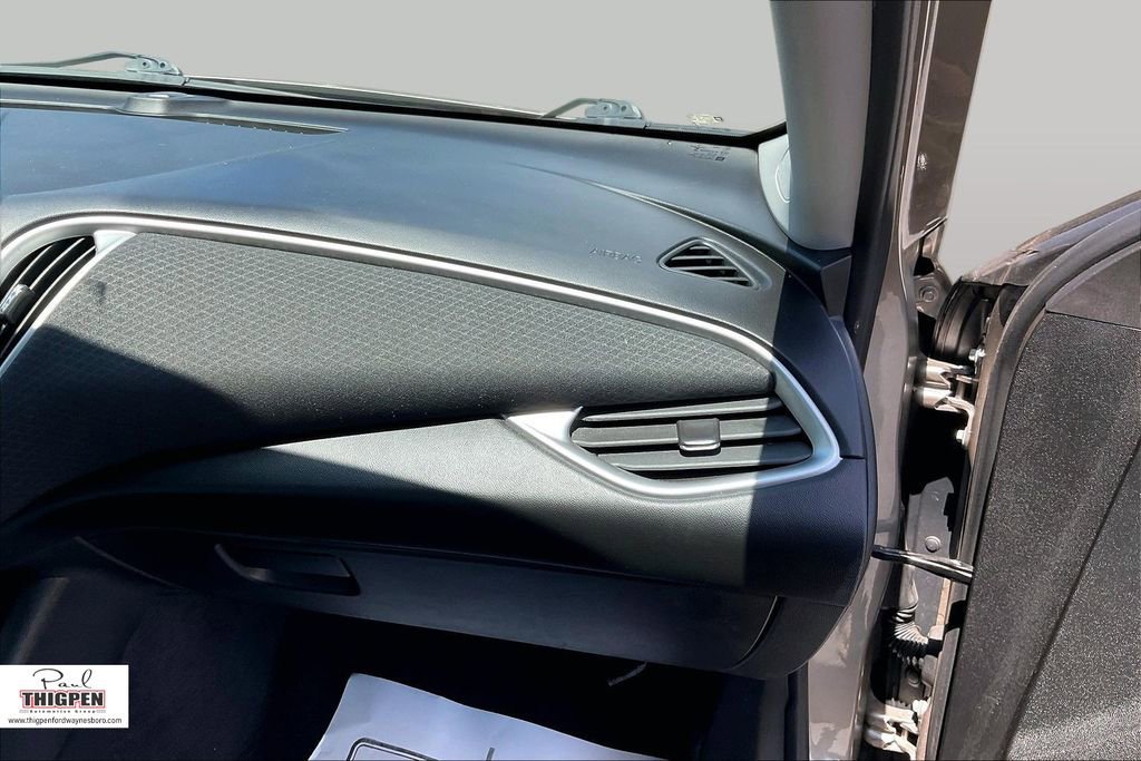 Used 2022 Chevrolet Malibu LT image 16