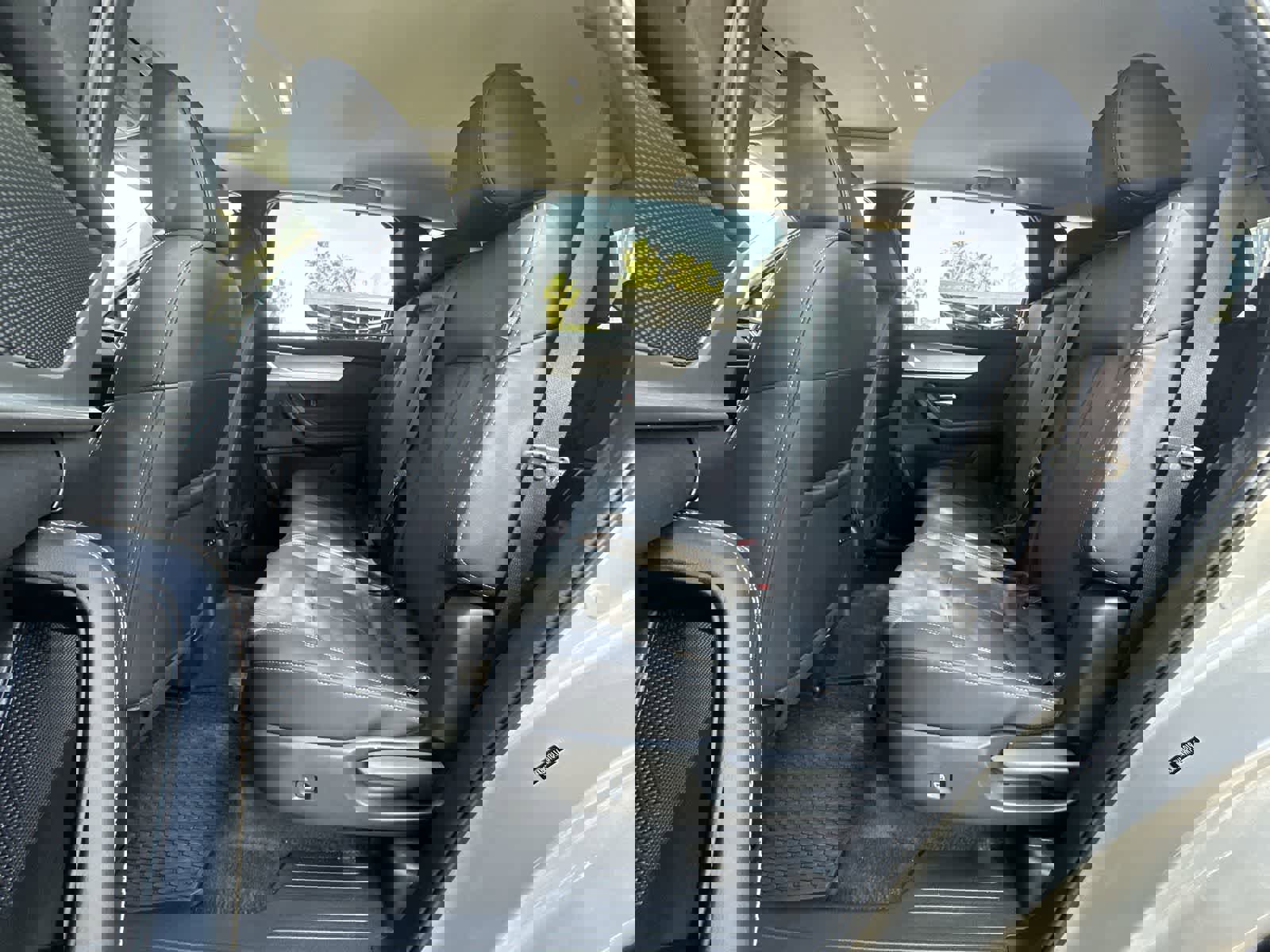 Used 2024 MAZDA CX-90 Plug-In Hybrid w/ Preferred AWD/4WD image 4