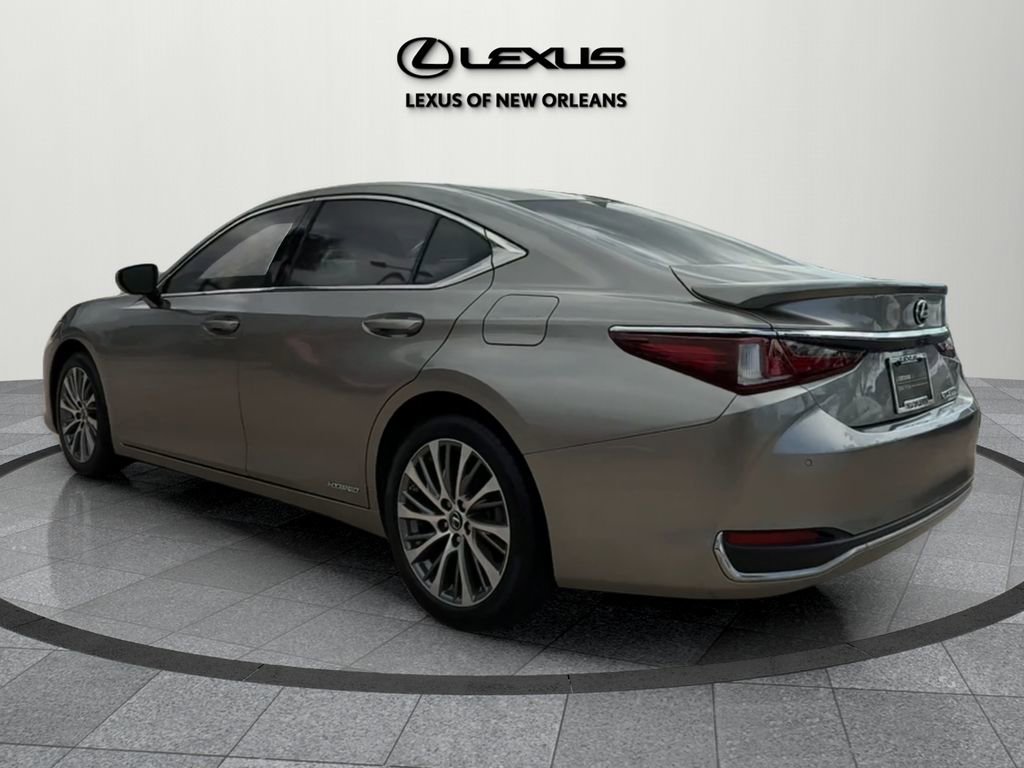 Certified 2021 Lexus ES 300h w/ Premium Package image 5