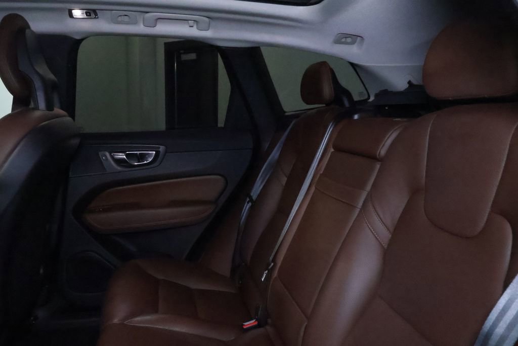 Used 2018 Volvo XC60 T6 Inscription w/ Convenience Package image 17