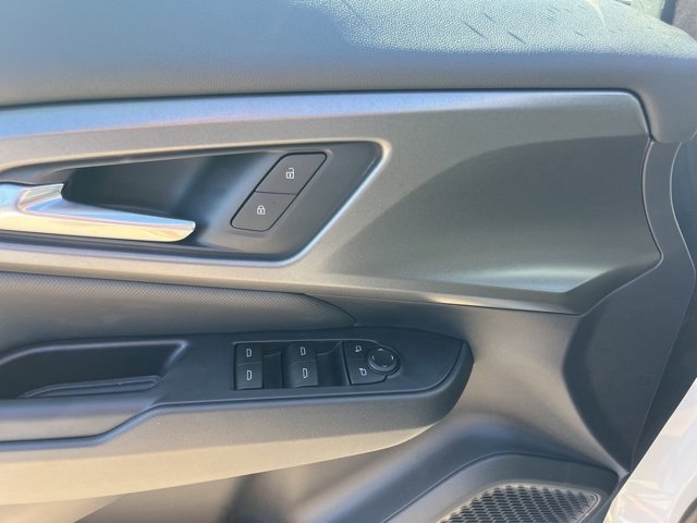 New 2026 Chevrolet Equinox EV LT image 15