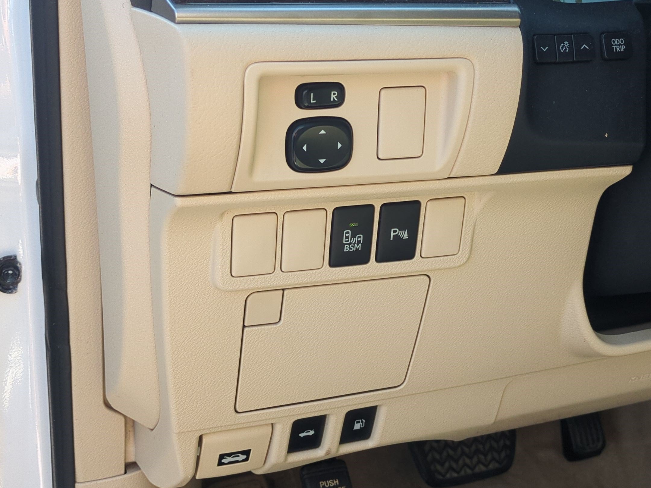Used 2015 Lexus ES 350 w/ Luxury Package FWD image 17