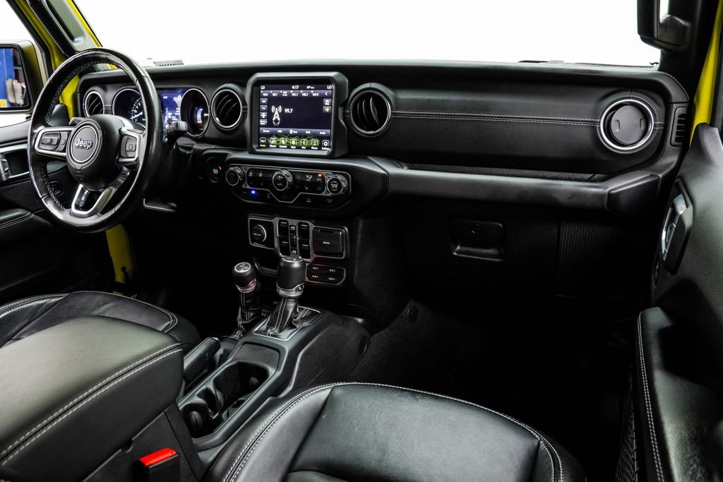 Used 2022 Jeep Wrangler Unlimited Sahara w/ Cold Weather Group AWD/4WD image 5