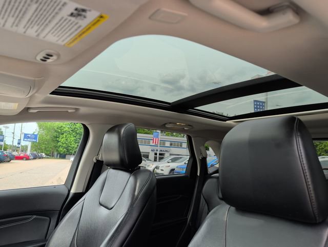 Used 2020 Ford Edge Titanium w/ Equipment Group 301A AWD/4WD image 26