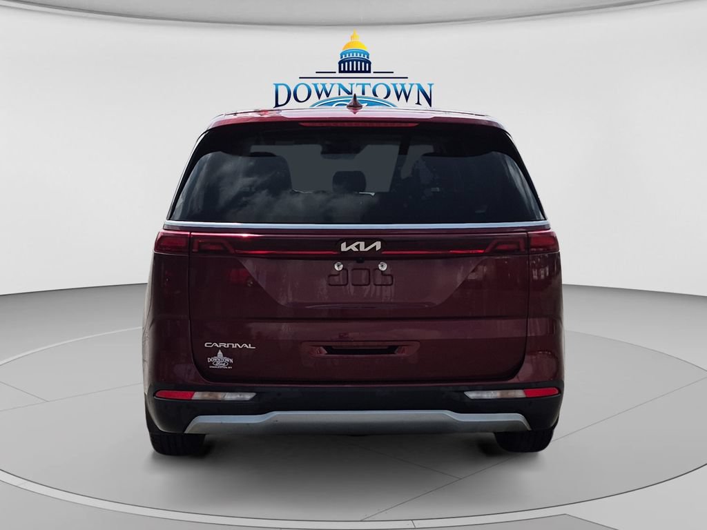 Used 2023 Kia Carnival LX FWD image 4