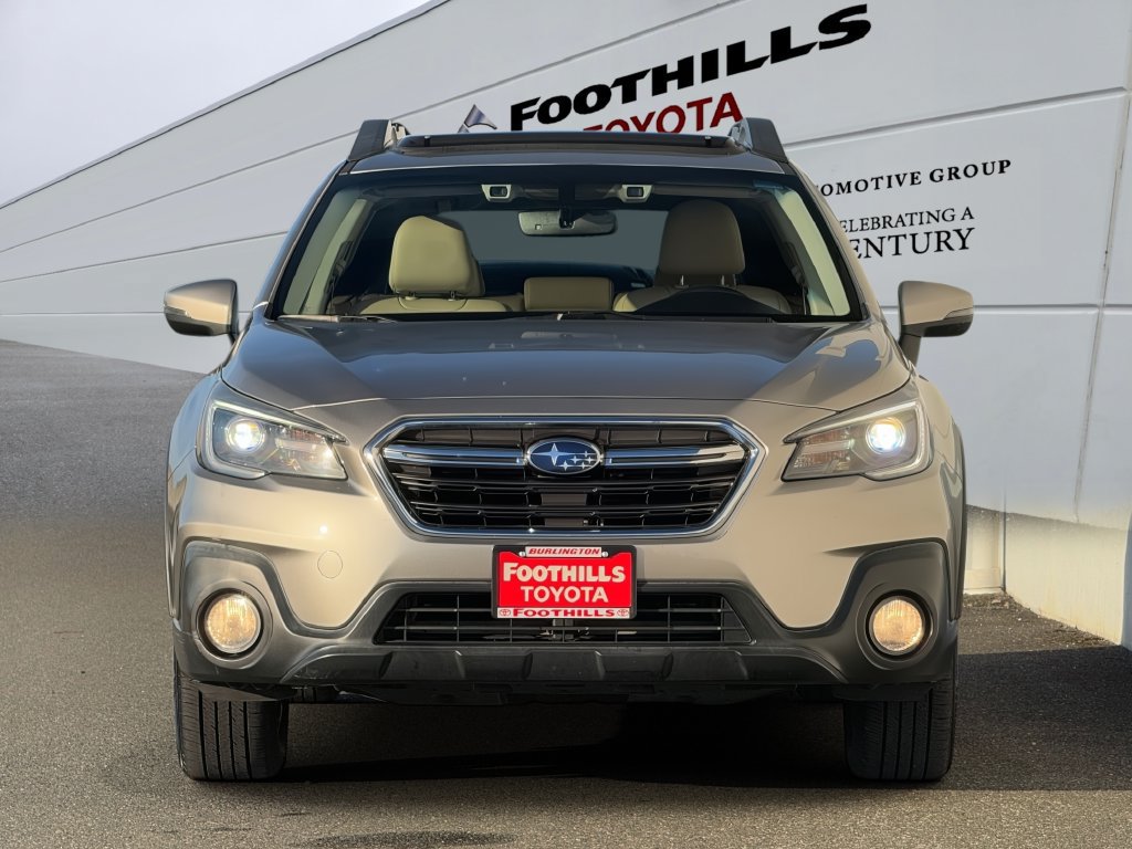 Used 2018 Subaru Outback 3.6R Limited AWD/4WD image 2