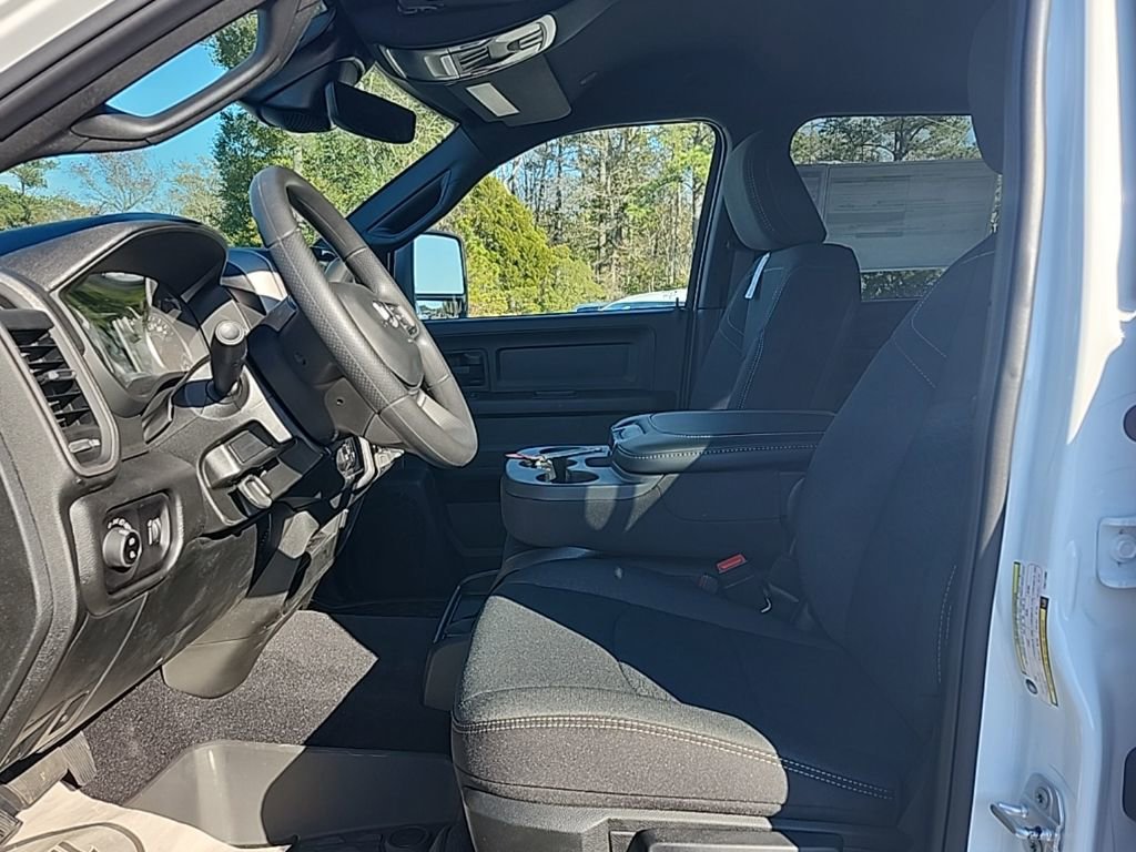 New 2026 RAM 3500 Tradesman AWD/4WD image 29