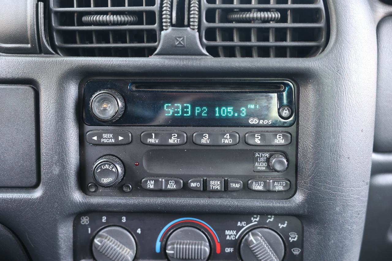 Used 2003 Chevrolet Blazer LS image 28