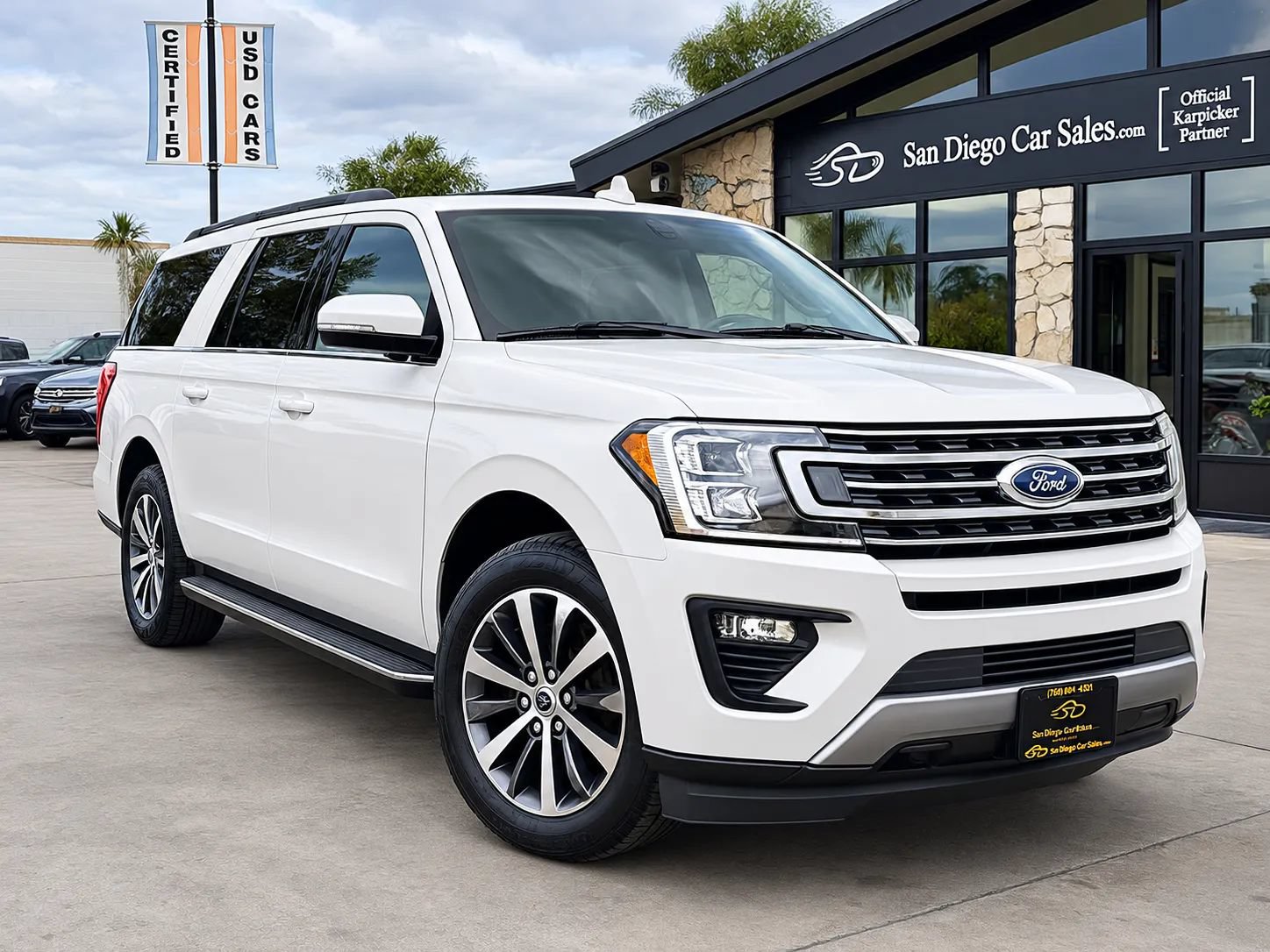 Used 2018 Ford Expedition Max XLT w/ Equipment Group 202A AWD/4WD image 7
