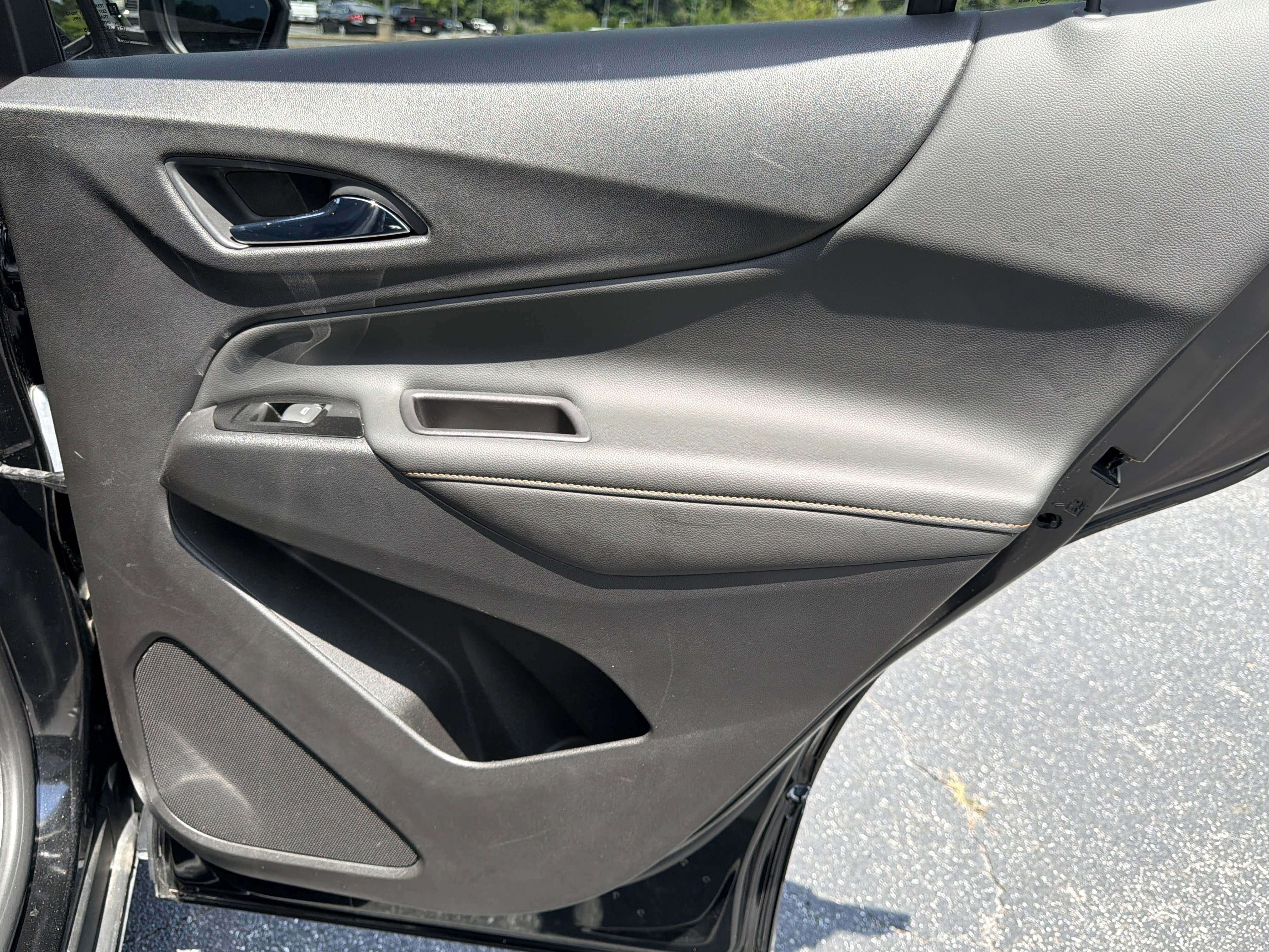 Used 2022 Chevrolet Equinox Premier FWD image 16