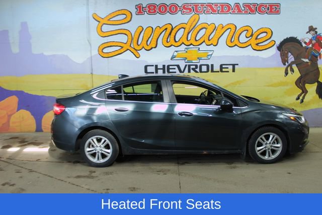Used 2018 Chevrolet Cruze LT w/ LT Convenience Package FWD image 1