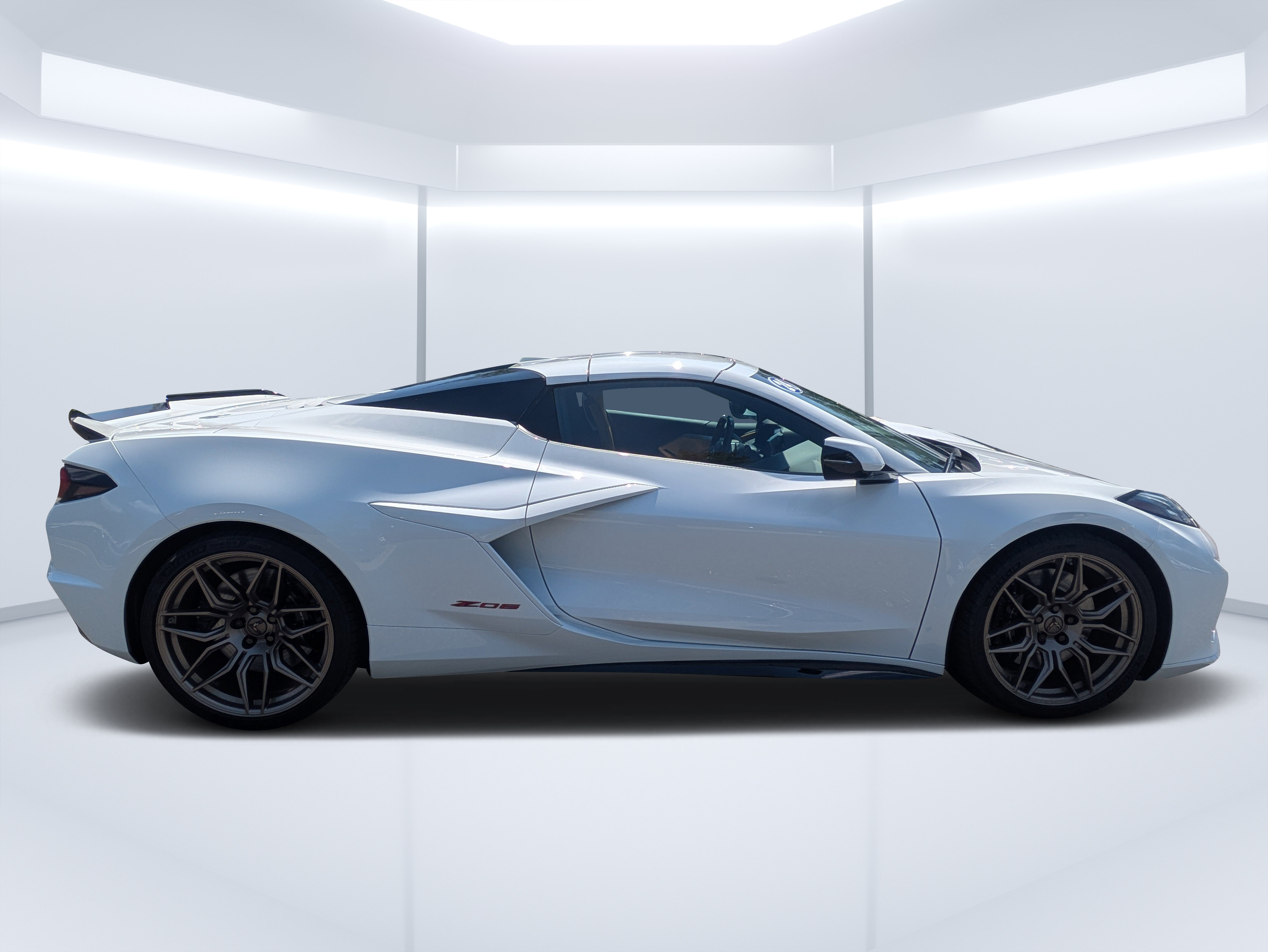 Used 2024 Chevrolet Corvette Z06 RWD image 2