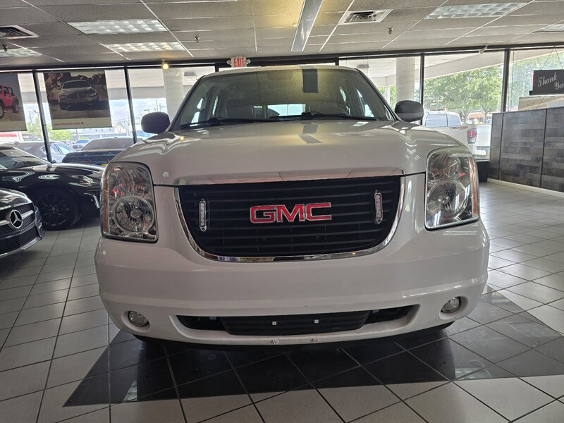 Used 2013 GMC Yukon XL 2500 w/ Skid Plate Package AWD/4WD image 3