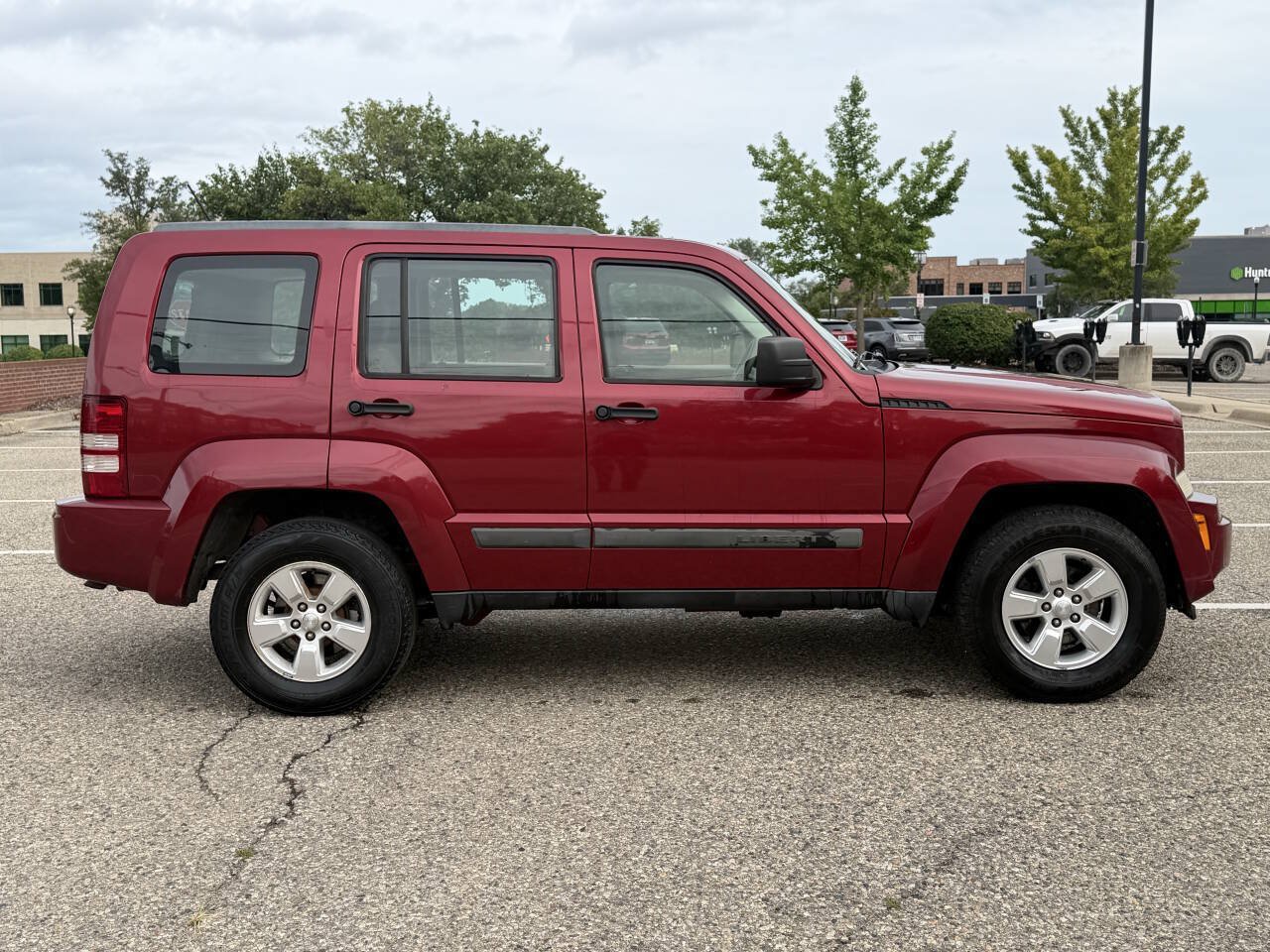 Used 2012 Jeep Liberty Sport AWD/4WD image 4