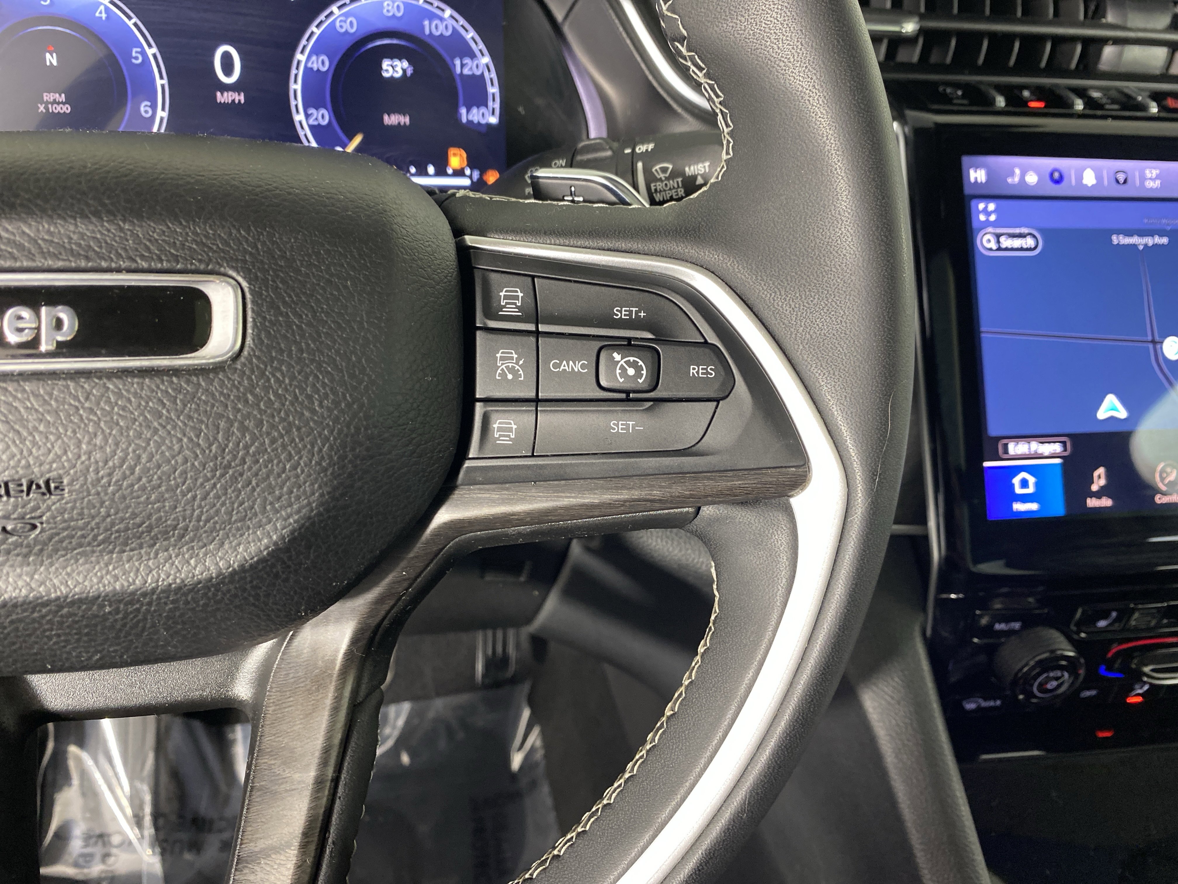 Used 2023 Jeep Grand Cherokee Limited image 37