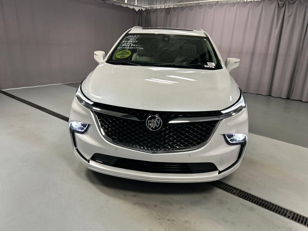 Used 2023 Buick Enclave Avenir w/ Avenir Technology Package AWD/4WD image 2