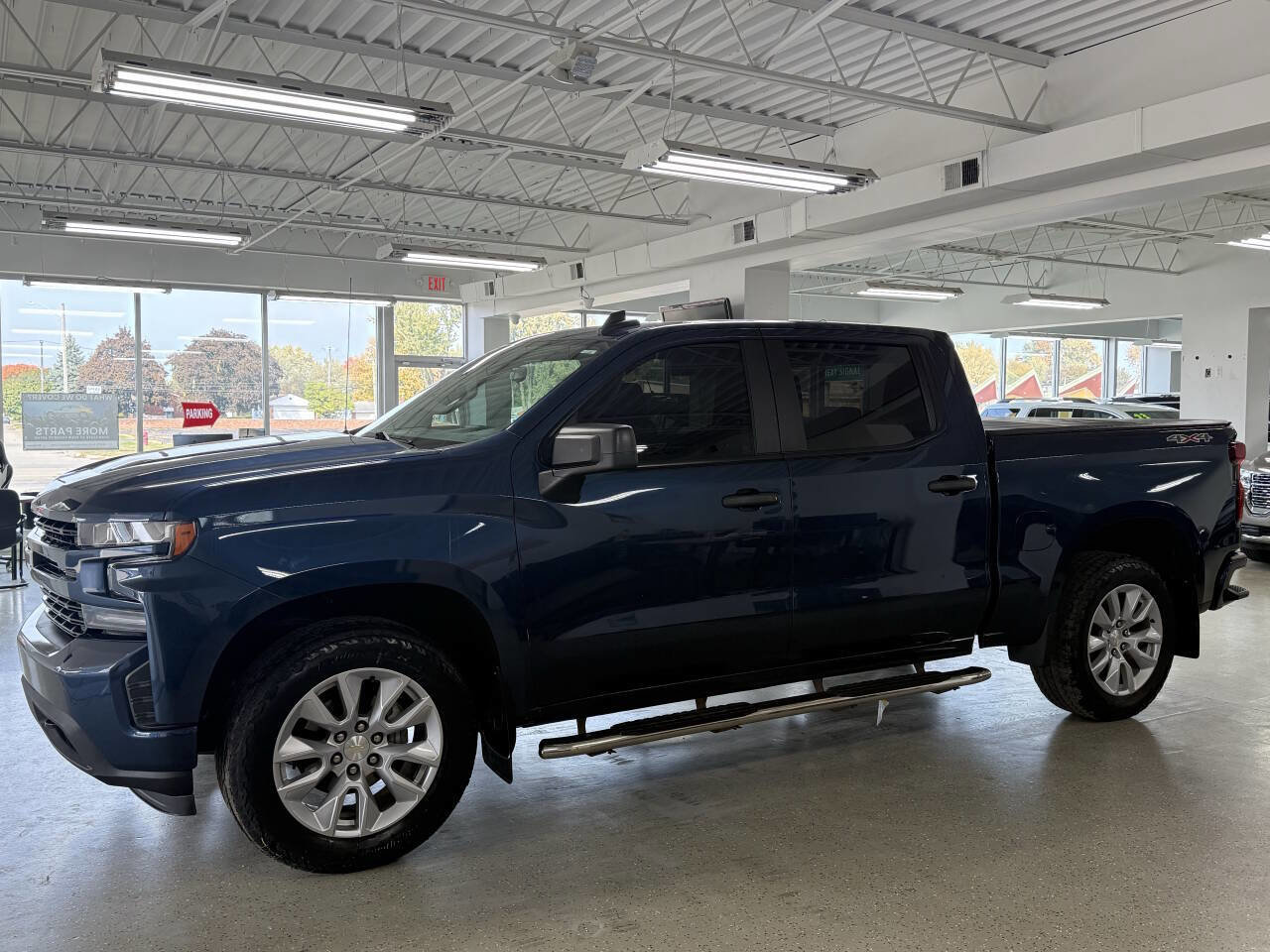 Used 2022 Chevrolet Silverado 1500 Custom image 3