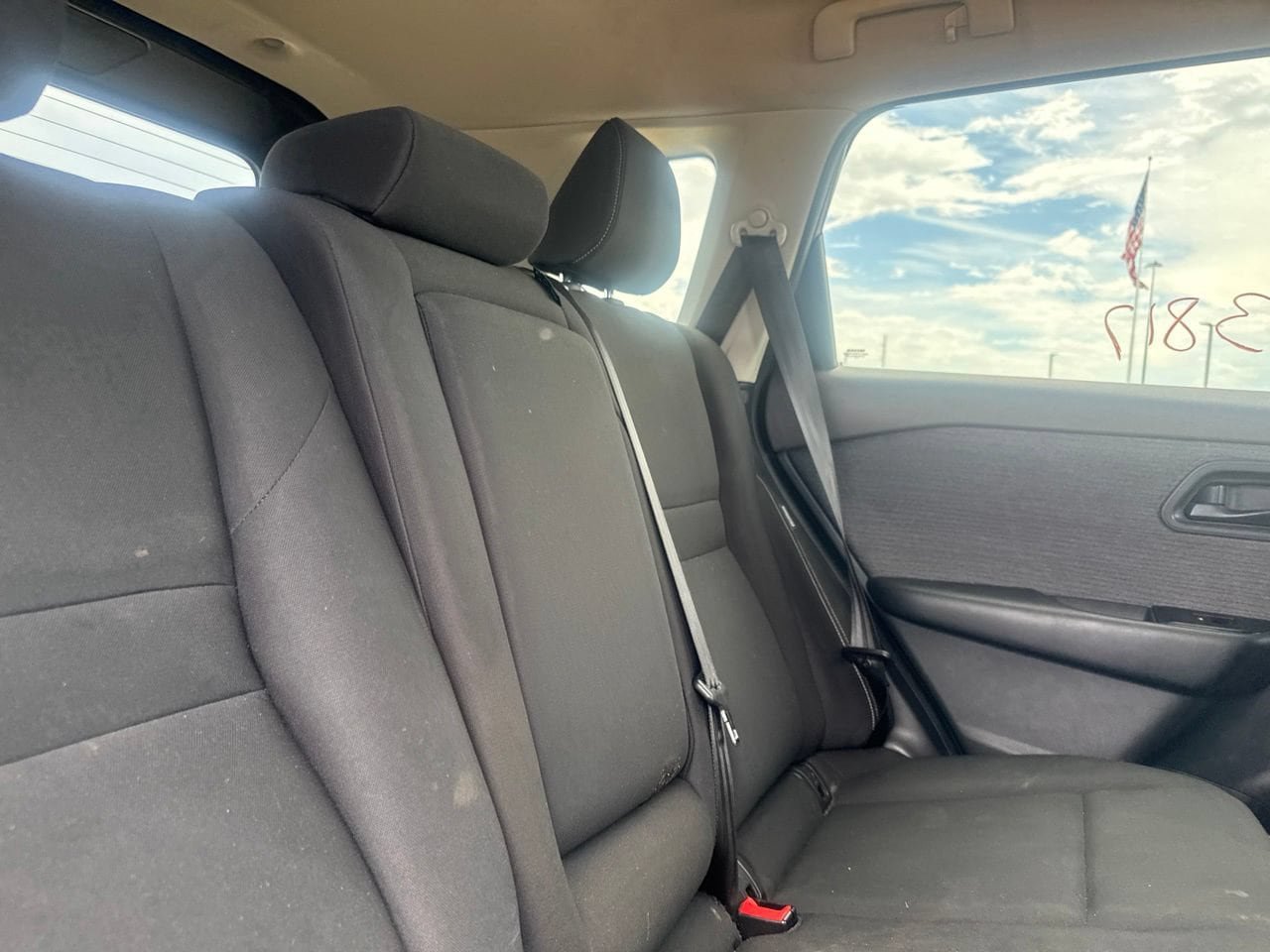 Used 2023 Nissan Rogue S FWD image 30