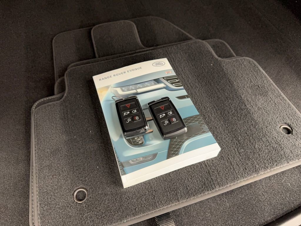 Used 2025 Land Rover Range Rover Evoque S image 80