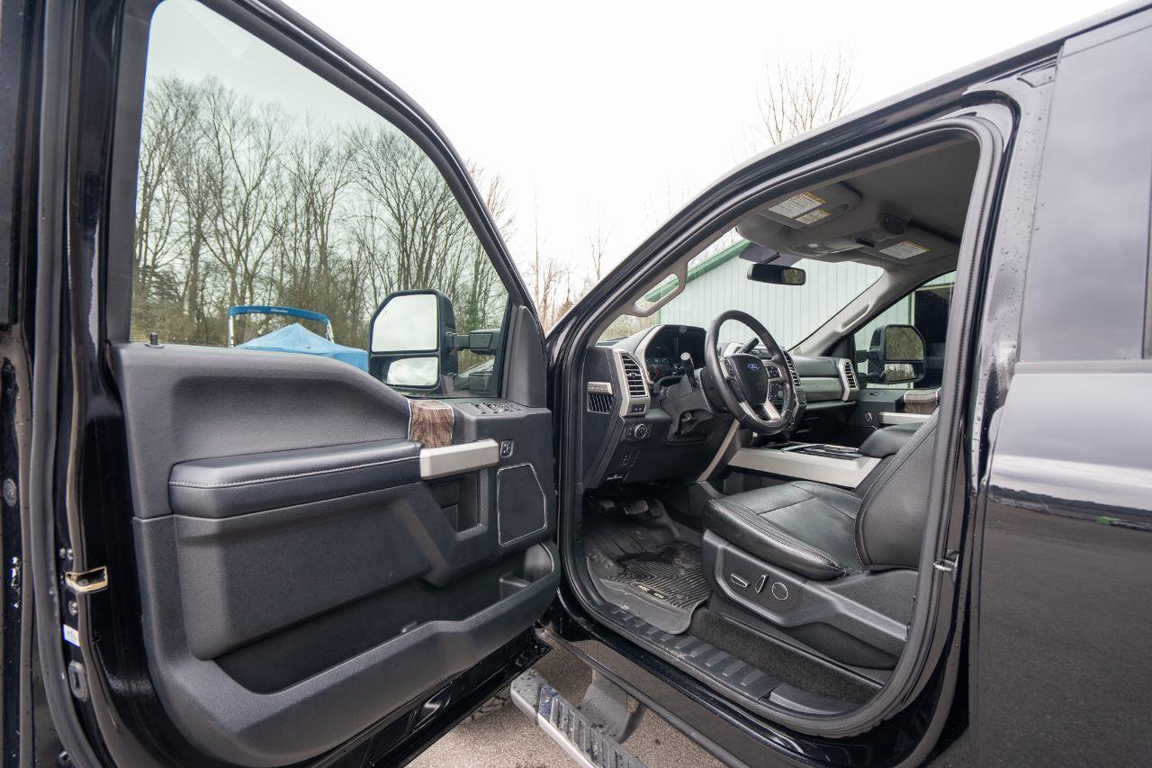 Used 2017 Ford F250 Lariat w/ Lariat Value Package image 12