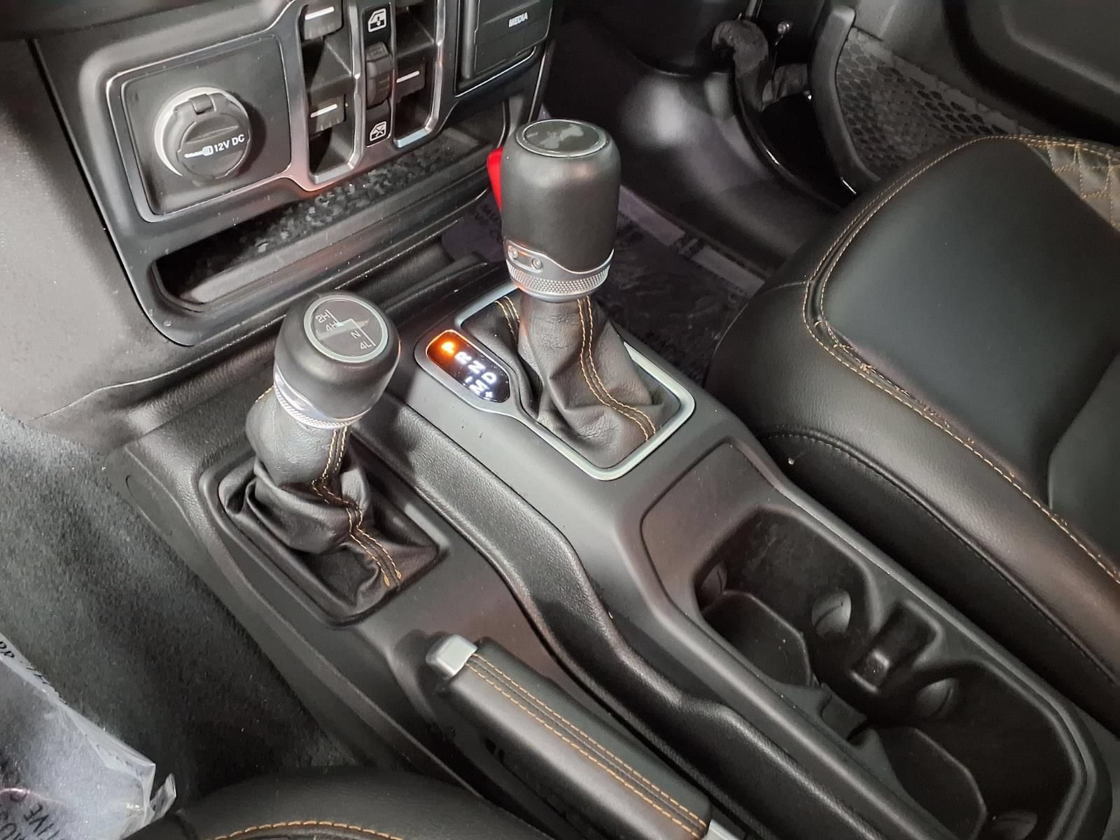 Used 2022 Jeep Wrangler Unlimited Sahara AWD/4WD image 22