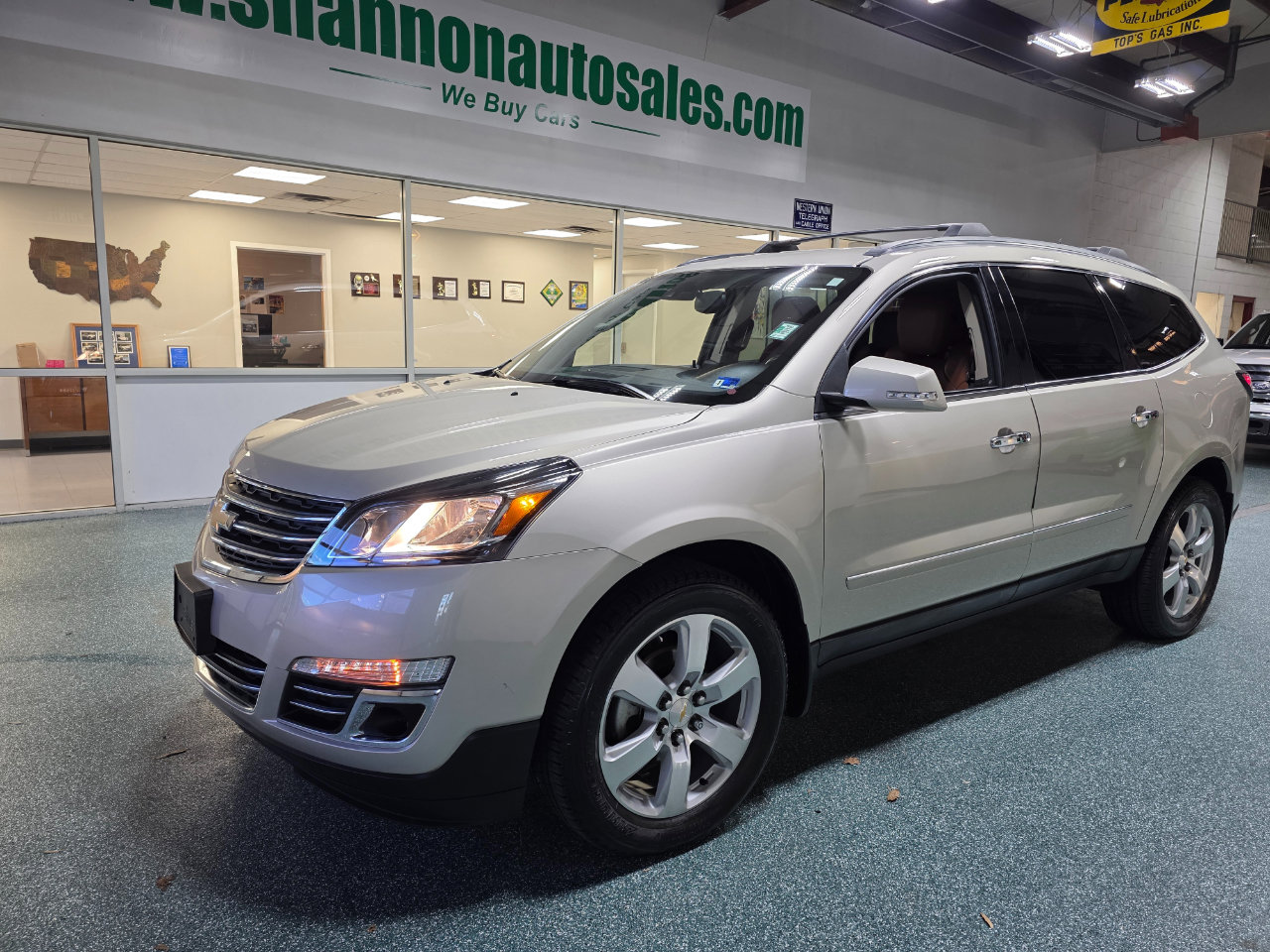 Used 2016 Chevrolet Traverse LTZ image 2